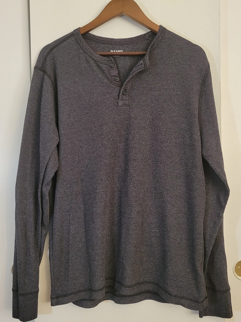 Old Navy Men’s Long-Sleeve Henley Shirt - Gray